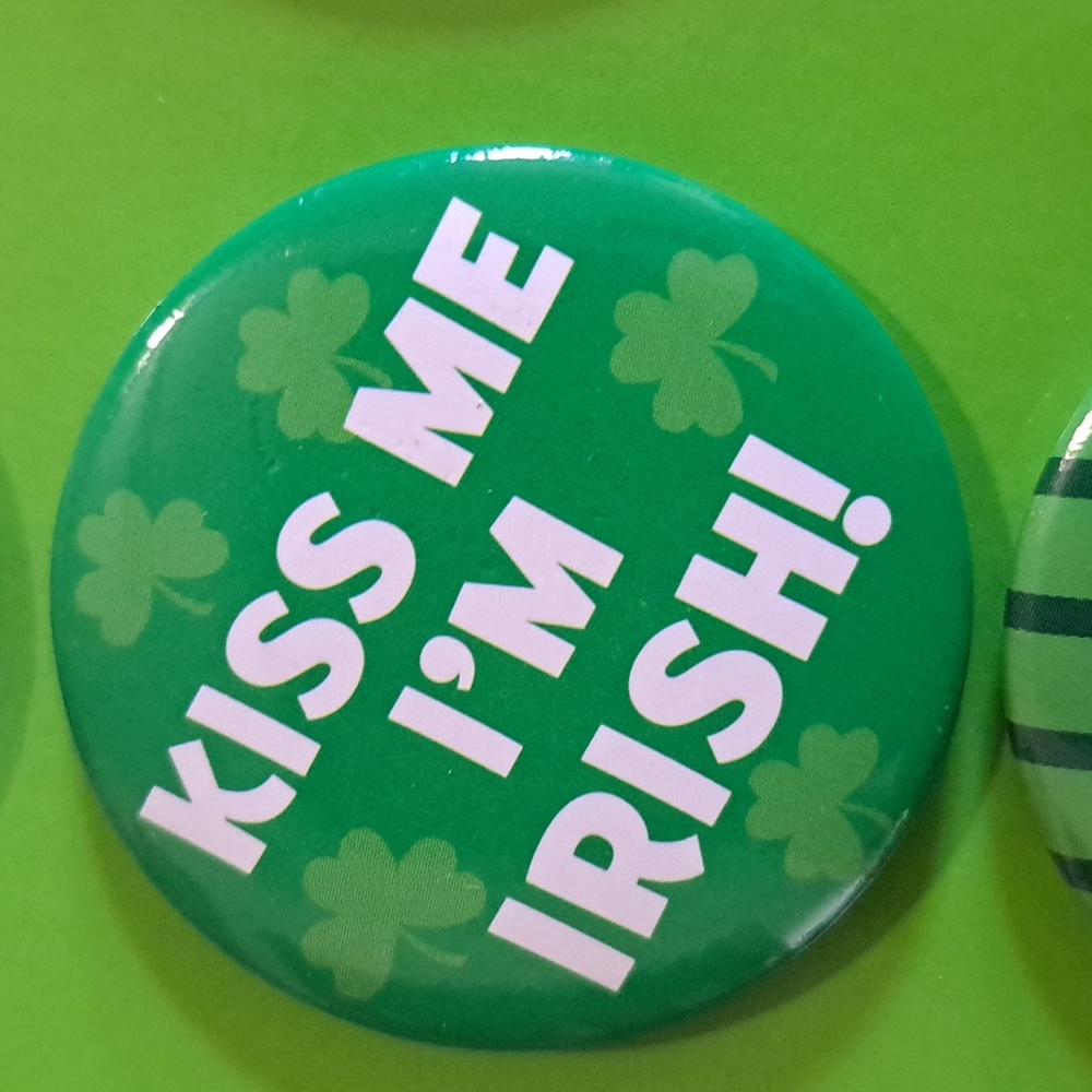 St. Patrick's Day Button Metal 6-pc Pin Set - Picture 4 of 7